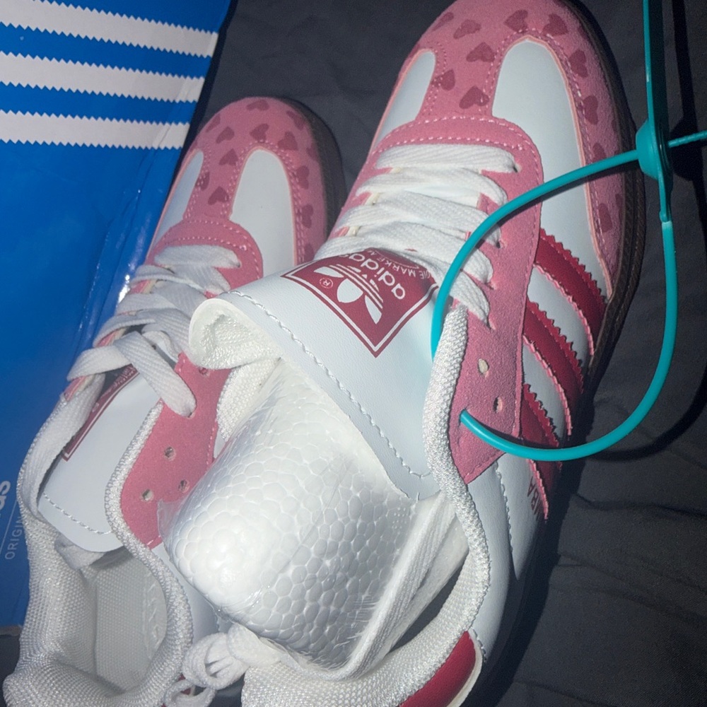 Sambas Pink and White Heart Pattern Sneakers (limited edition) - Picture 2 of 4